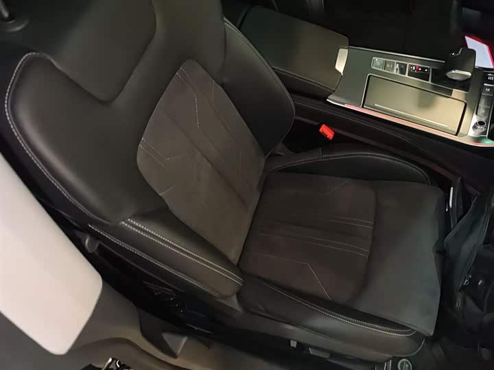 Фото 25 - Audi A7L