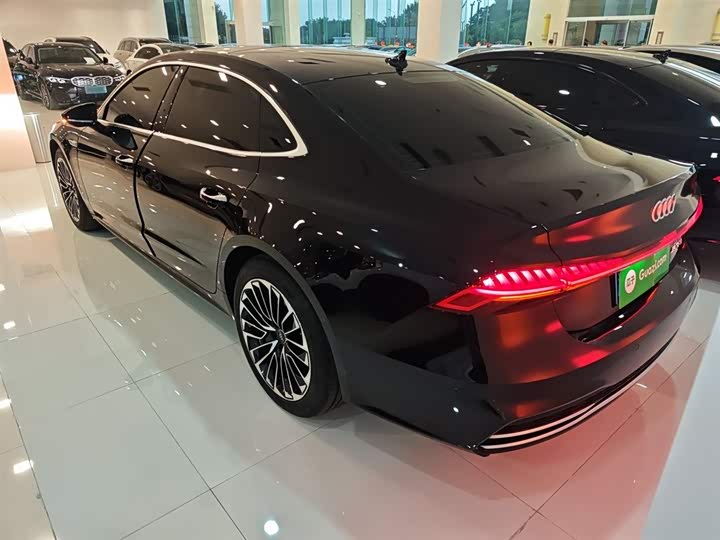 Фото 5 - Audi A7L