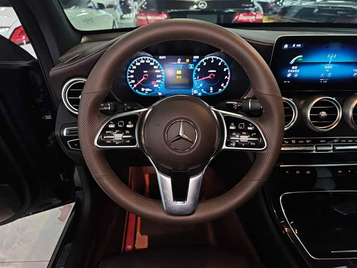 Фото 11 - Mercedes-Benz GLC-Class