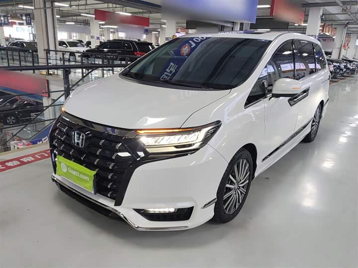 Фото 1 - Honda Elysion