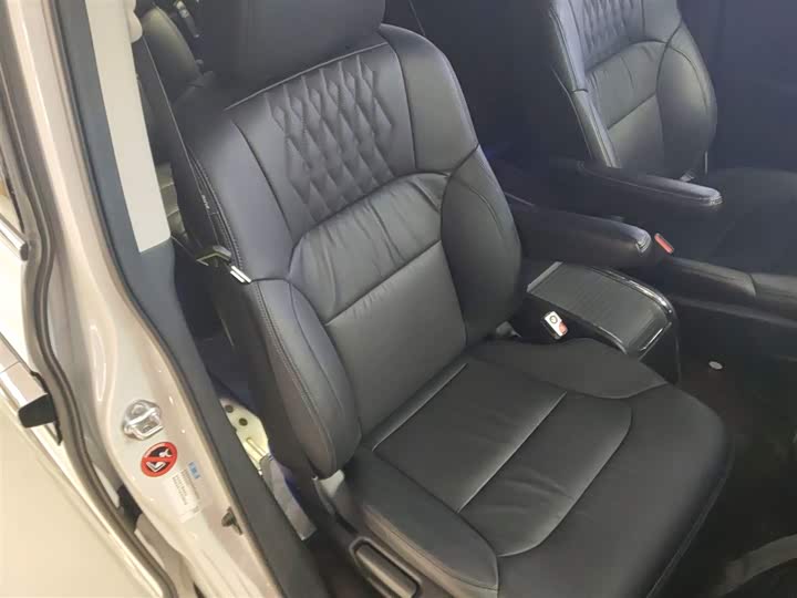 Фото 25 - Honda Elysion