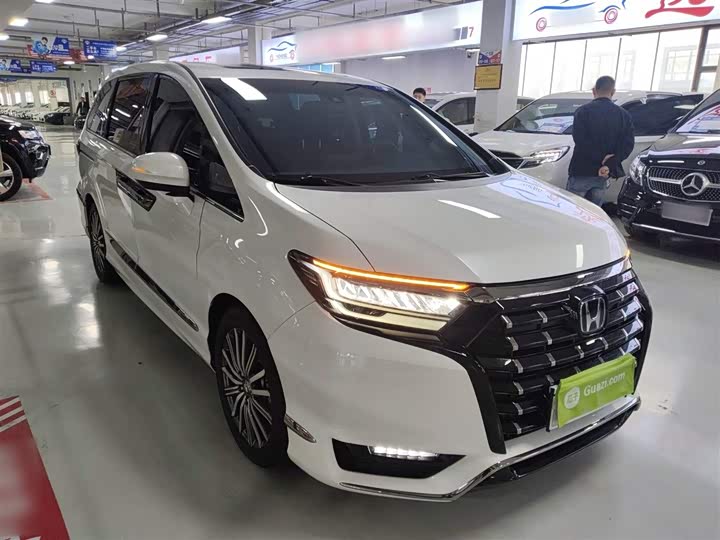 Фото 4 - Honda Elysion