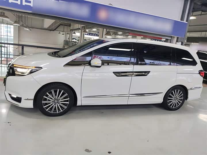 Фото 5 - Honda Elysion