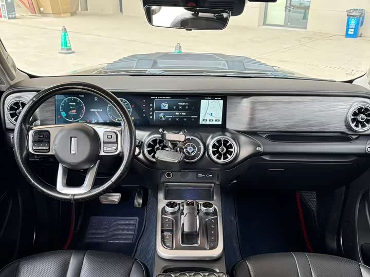 Фото 8 - Tank 300