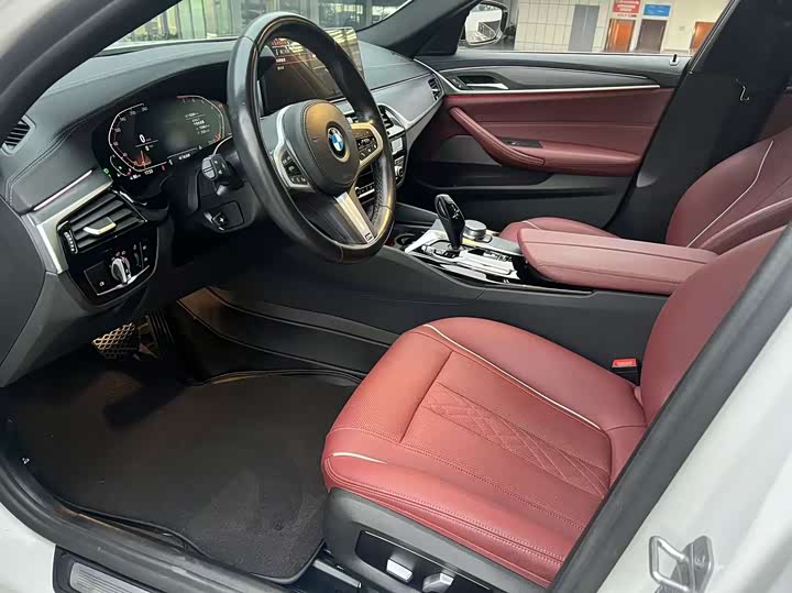 Фото 12 - BMW 5 Series