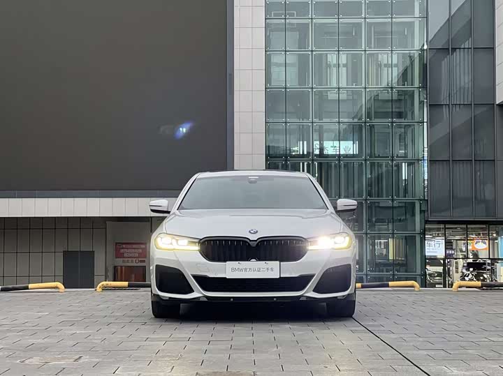 Фото 2 - BMW 5 Series