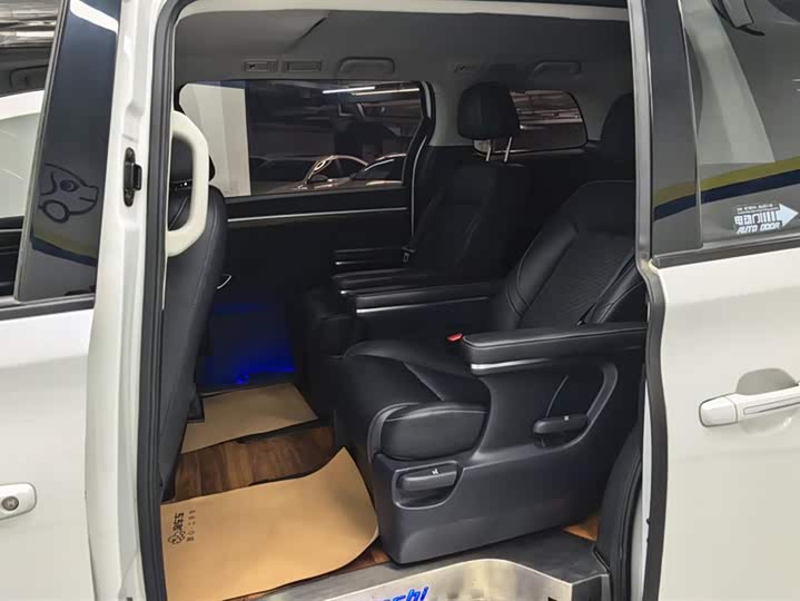 Фото 11 - GAC Trumpchi M8