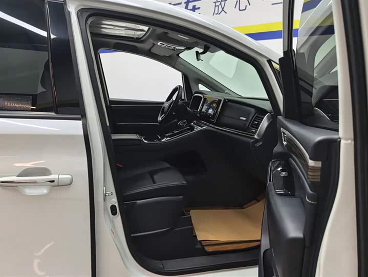 Фото 8 - GAC Trumpchi M8