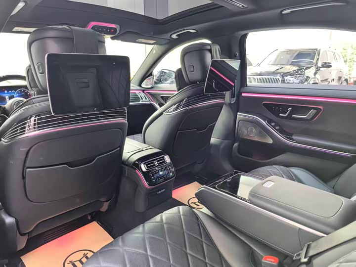 Фото 10 - Mercedes-Benz S-Class