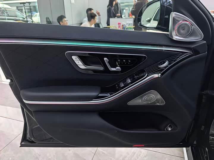 Фото 6 - Mercedes-Benz S-Class