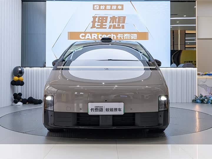 Фото 1 - LiXiang Mega