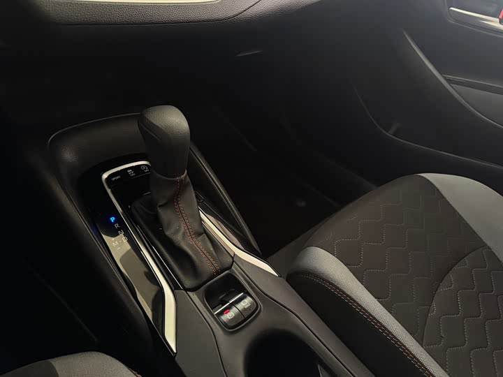 Фото 13 - Toyota Corolla