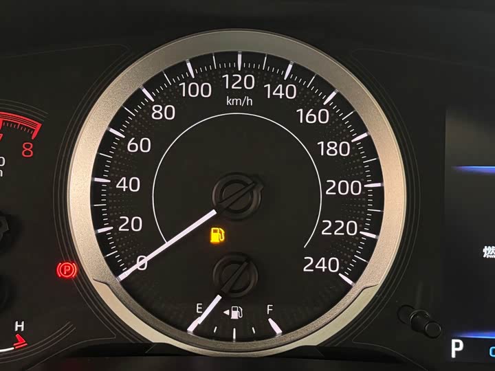 Фото 21 - Toyota Corolla