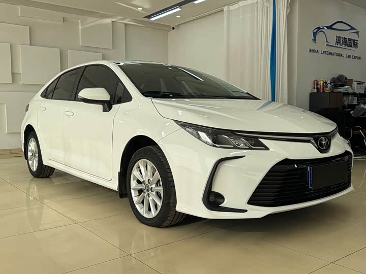 Фото 3 - Toyota Corolla