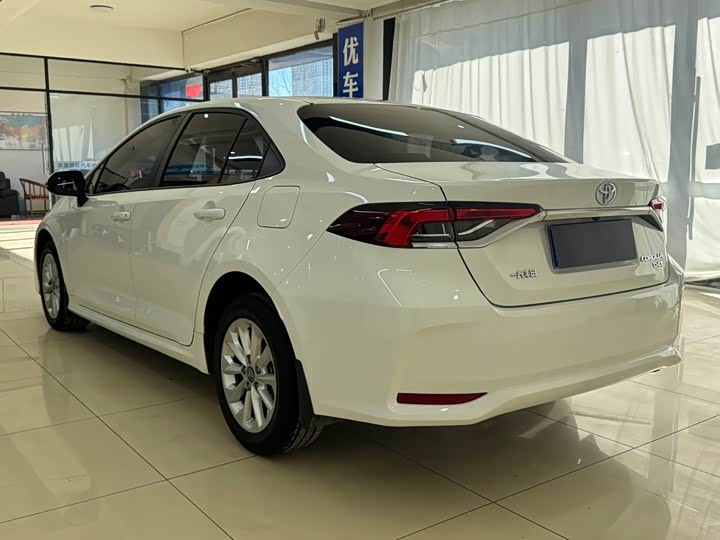 Фото 4 - Toyota Corolla