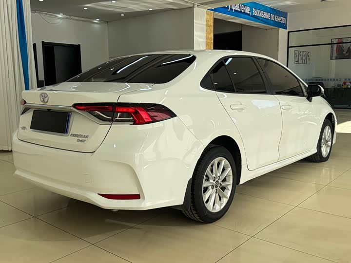 Фото 6 - Toyota Corolla