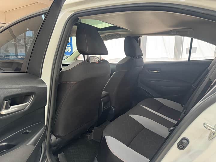 Фото 8 - Toyota Corolla