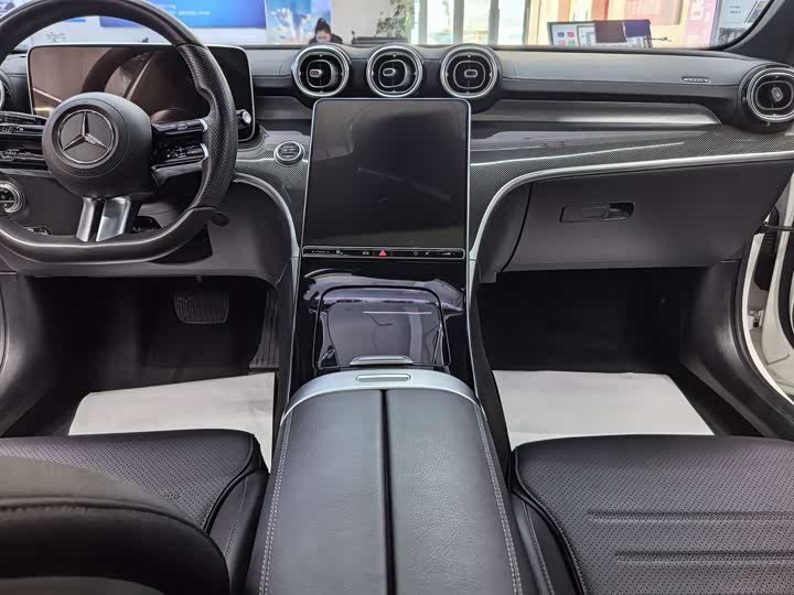 Фото 21 - Mercedes-Benz C-Class