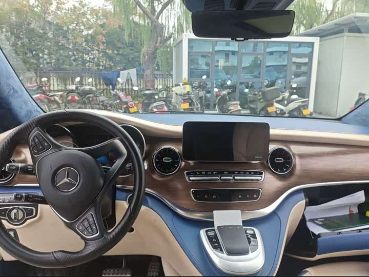 Фото 3 - Mercedes-Benz V-Class