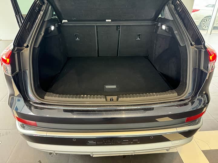 Фото 11 - Audi Q4 e-tron