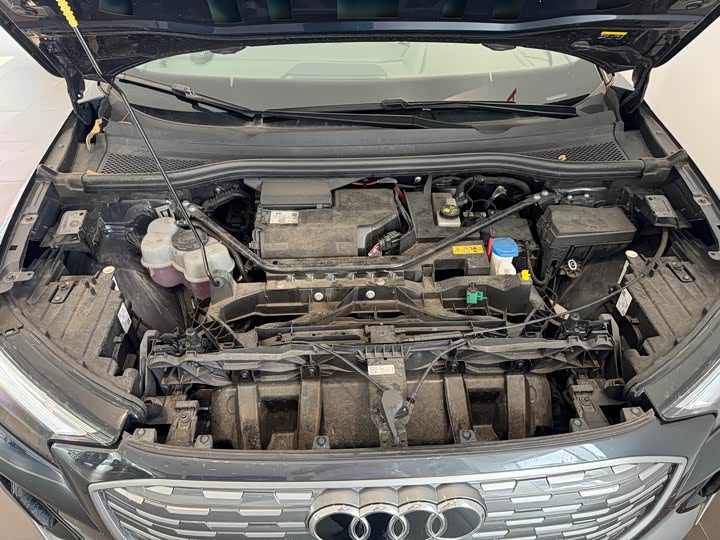 Фото 16 - Audi Q4 e-tron