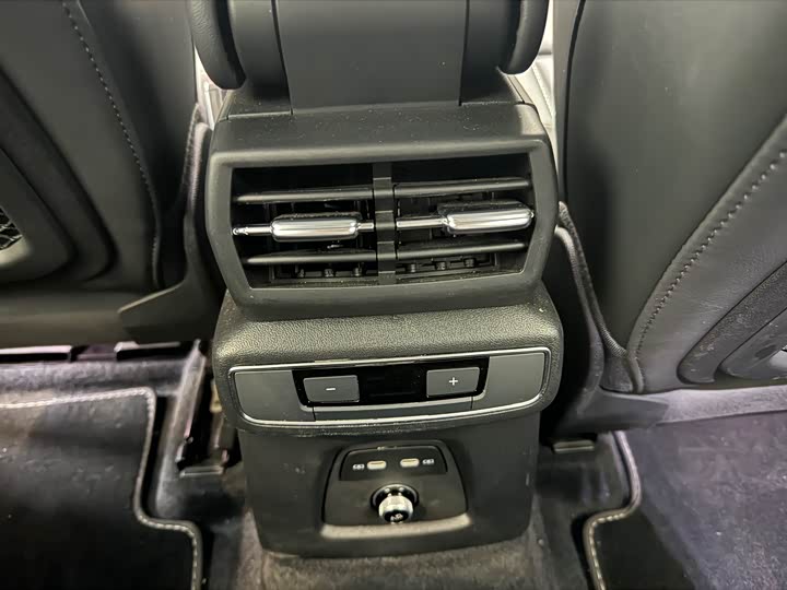 Фото 8 - Audi Q4 e-tron