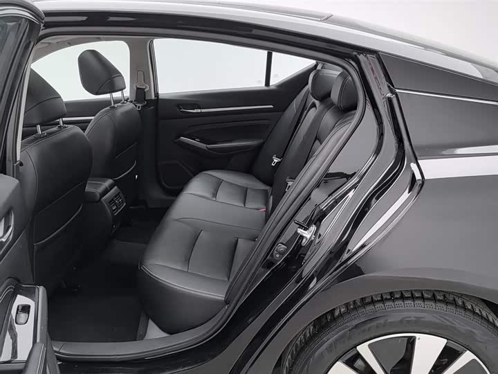 Фото 15 - Nissan Teana