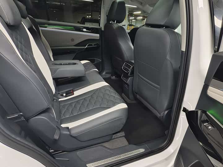 Фото 12 - Volkswagen ID.6 Crozz