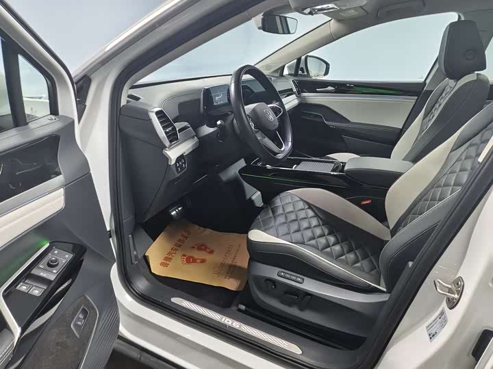 Фото 18 - Volkswagen ID.6 Crozz