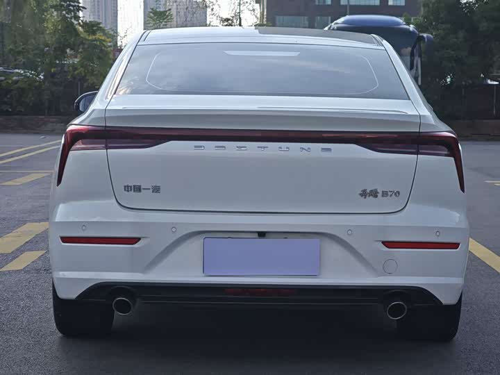 Фото 13 - Bestune B70