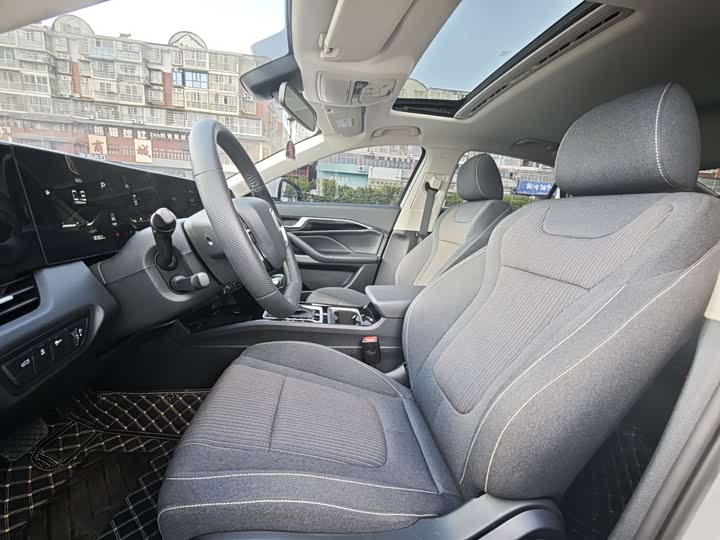 Фото 7 - Bestune B70