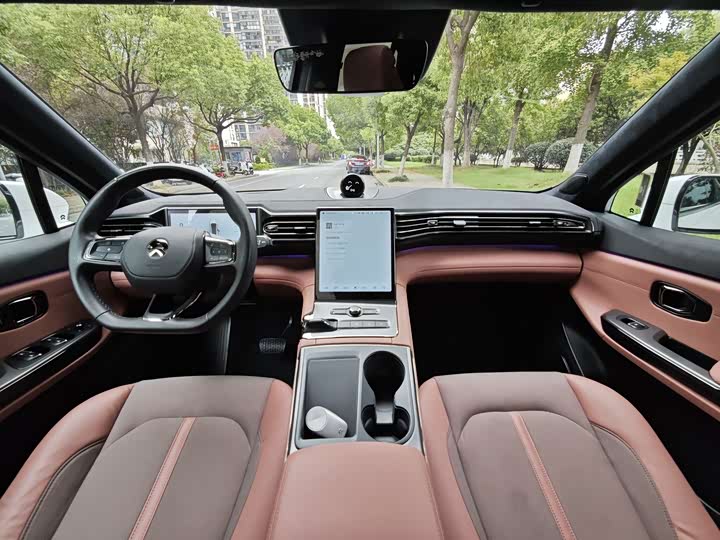 Фото 11 - Nio EC6