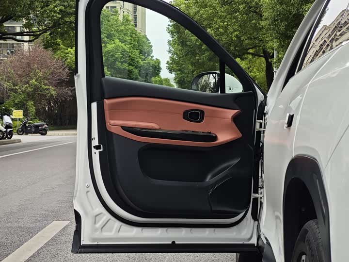 Фото 6 - Nio EC6