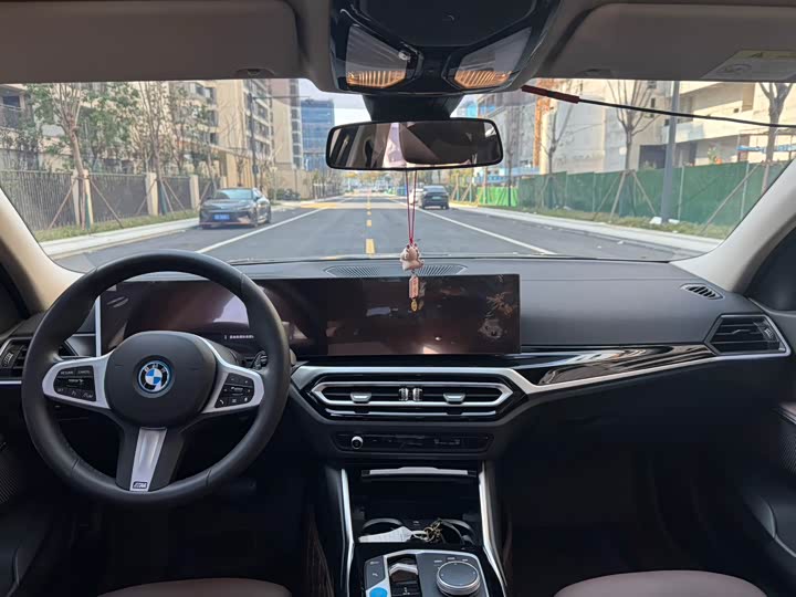Фото 6 - BMW i3