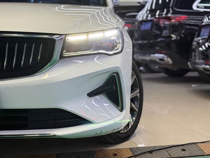 Фото 20 - Geely Emgrand