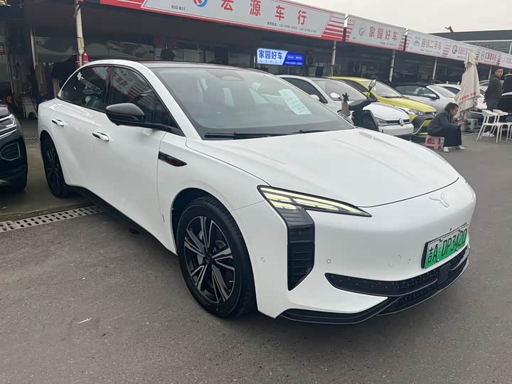 Фото 2 - Hongqi EH7