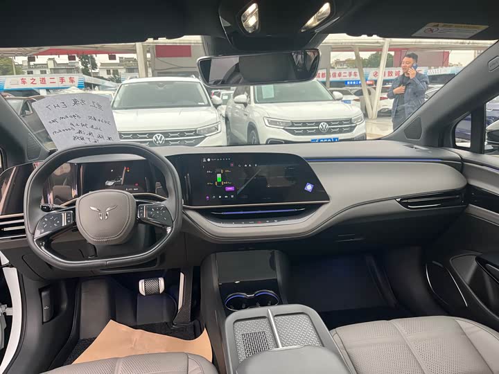 Фото 7 - Hongqi EH7