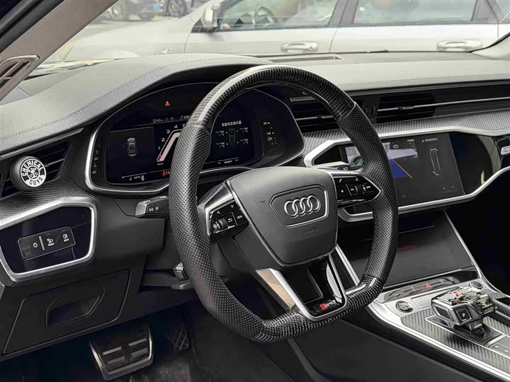 Фото 10 - Audi A6