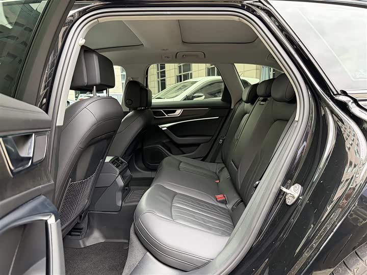 Фото 12 - Audi A6