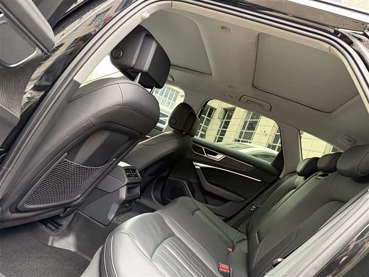 Фото 13 - Audi A6