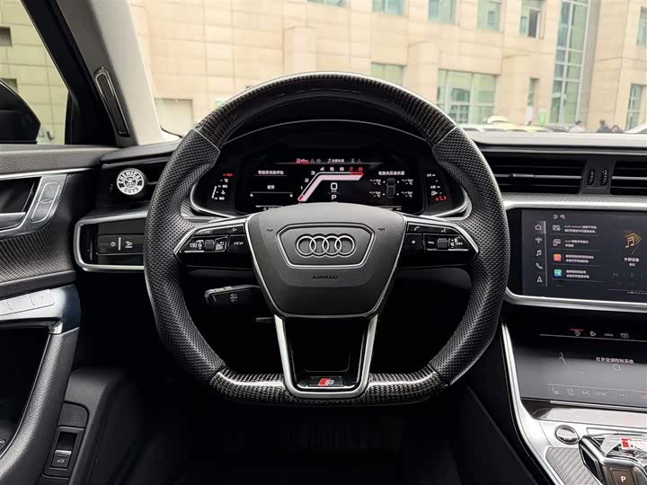 Фото 16 - Audi A6