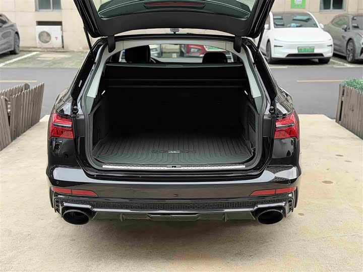 Фото 27 - Audi A6