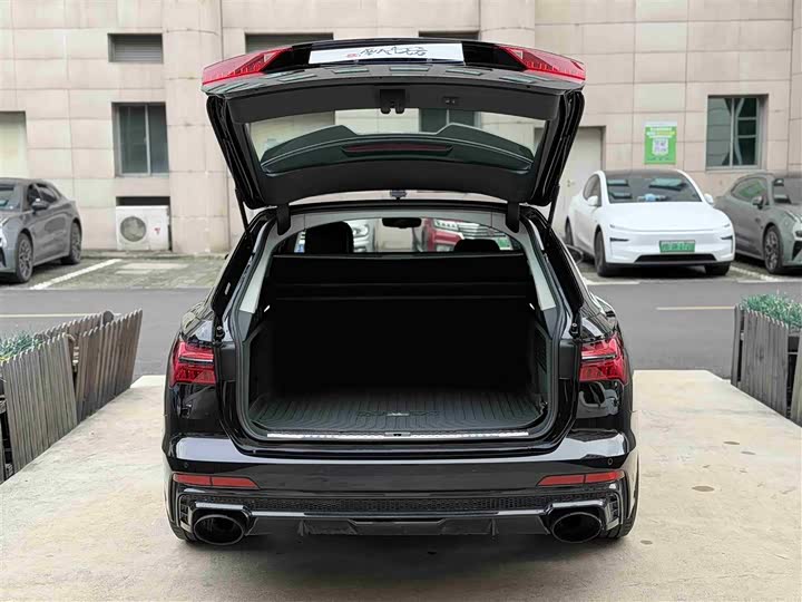 Фото 28 - Audi A6