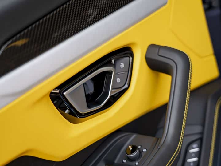 Фото 14 - Lamborghini Urus