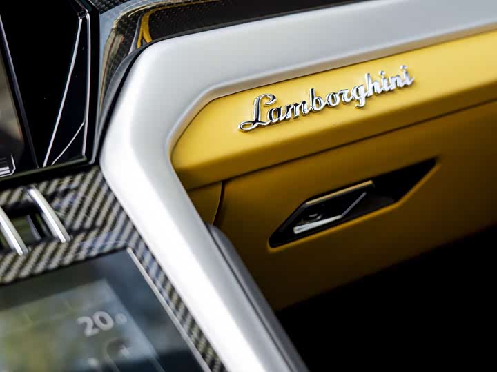 Фото 9 - Lamborghini Urus