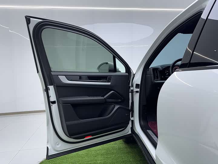 Фото 10 - Porsche Cayenne