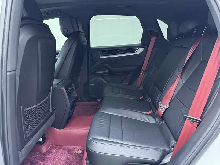 Фото 20 - Porsche Cayenne