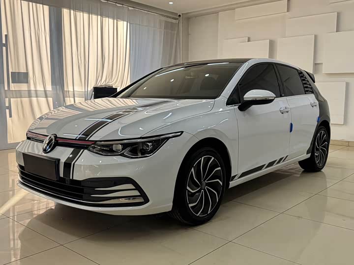 Фото 1 - Volkswagen Golf