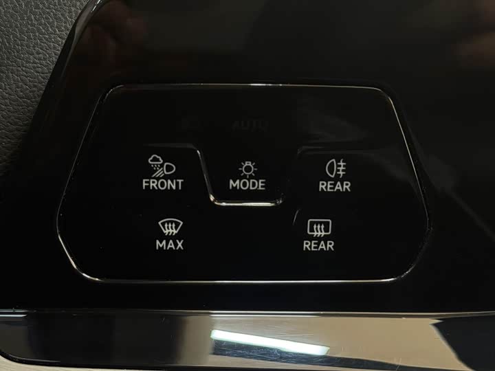 Фото 11 - Volkswagen Golf