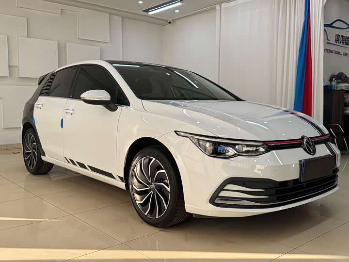 Фото 3 - Volkswagen Golf